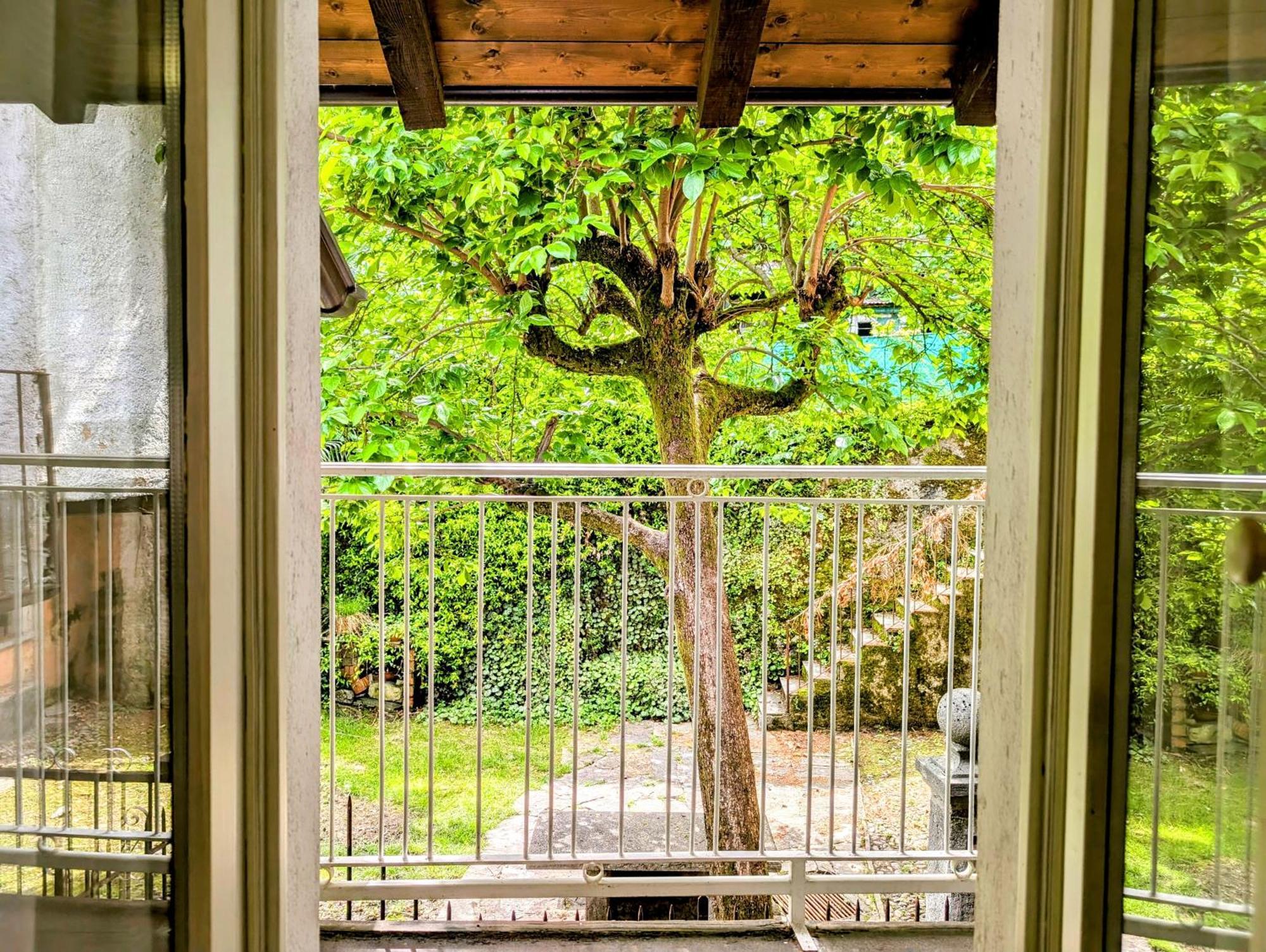 Appartamento Via Torrazza 19 Dongo Luaran gambar
